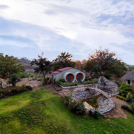 Van Vagdo Resort Rajpipla 외부 사진