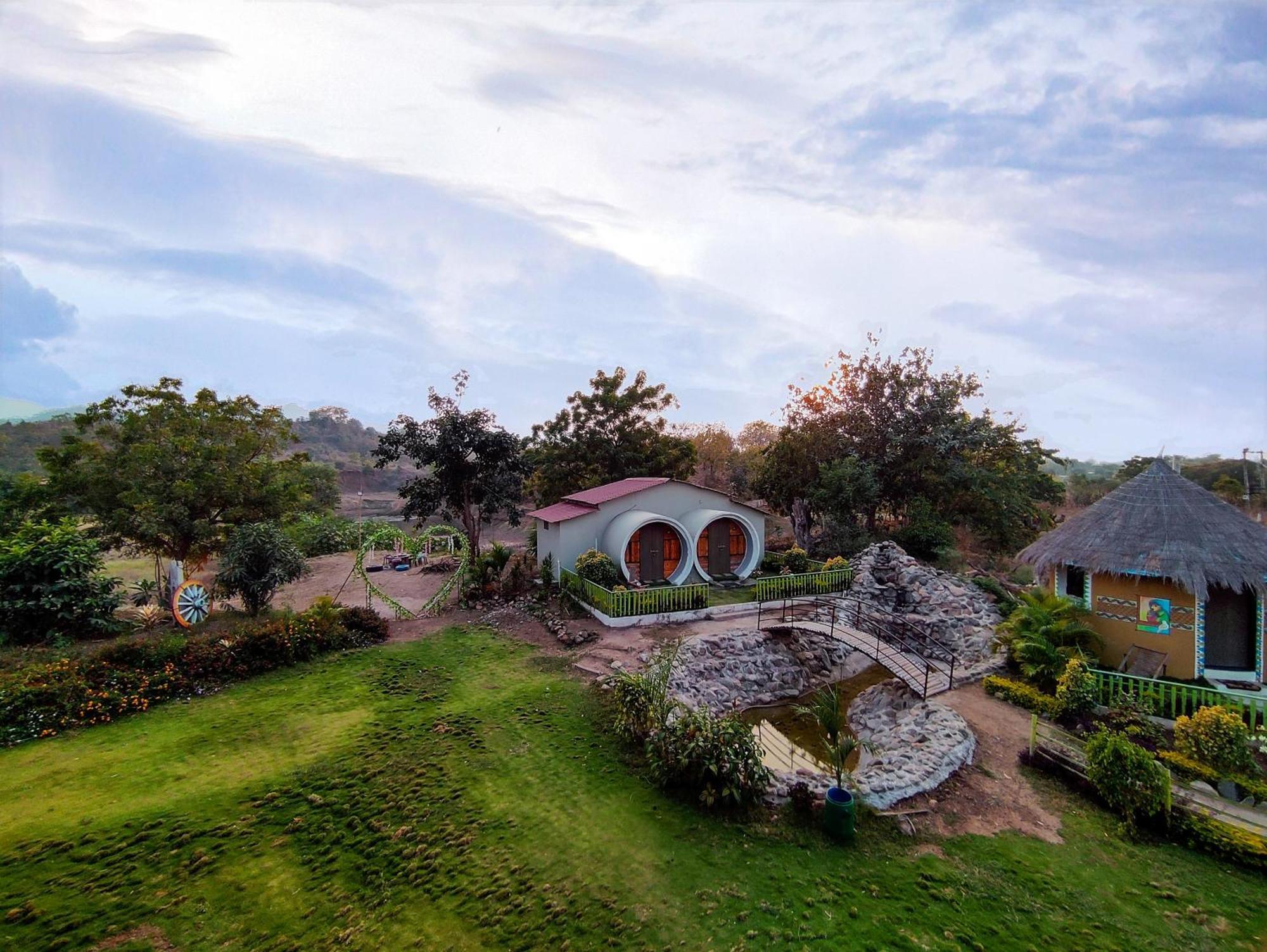 Van Vagdo Resort Rajpipla 외부 사진