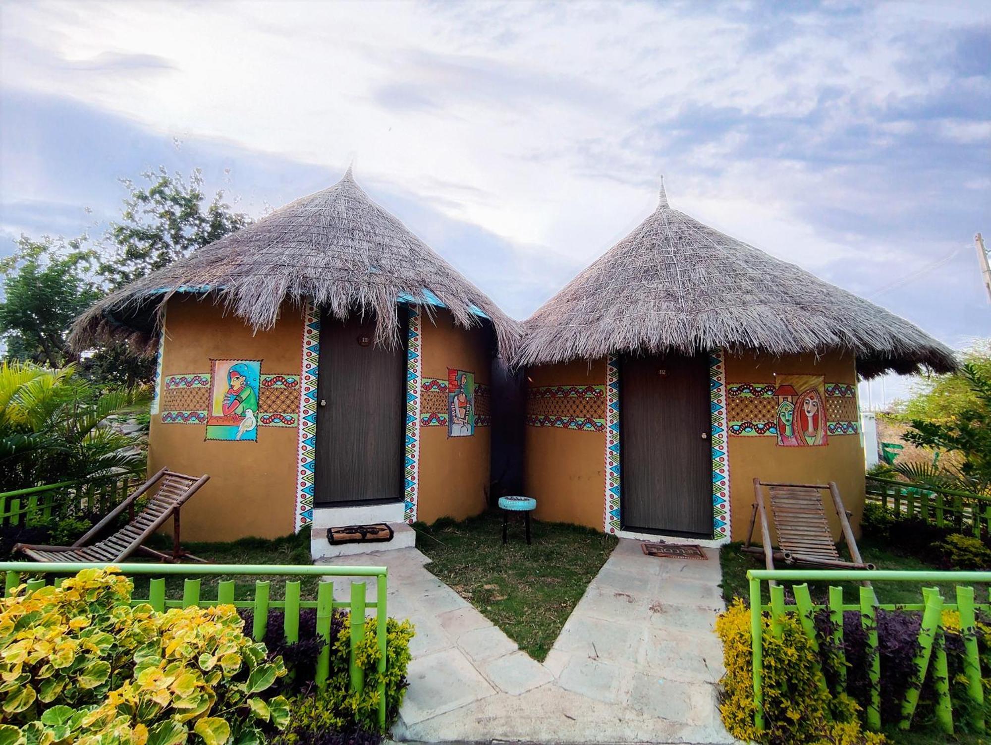 Van Vagdo Resort Rajpipla 외부 사진