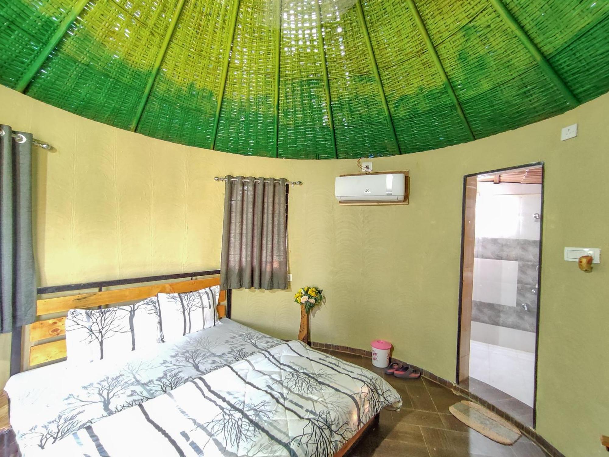 Van Vagdo Resort Rajpipla 외부 사진