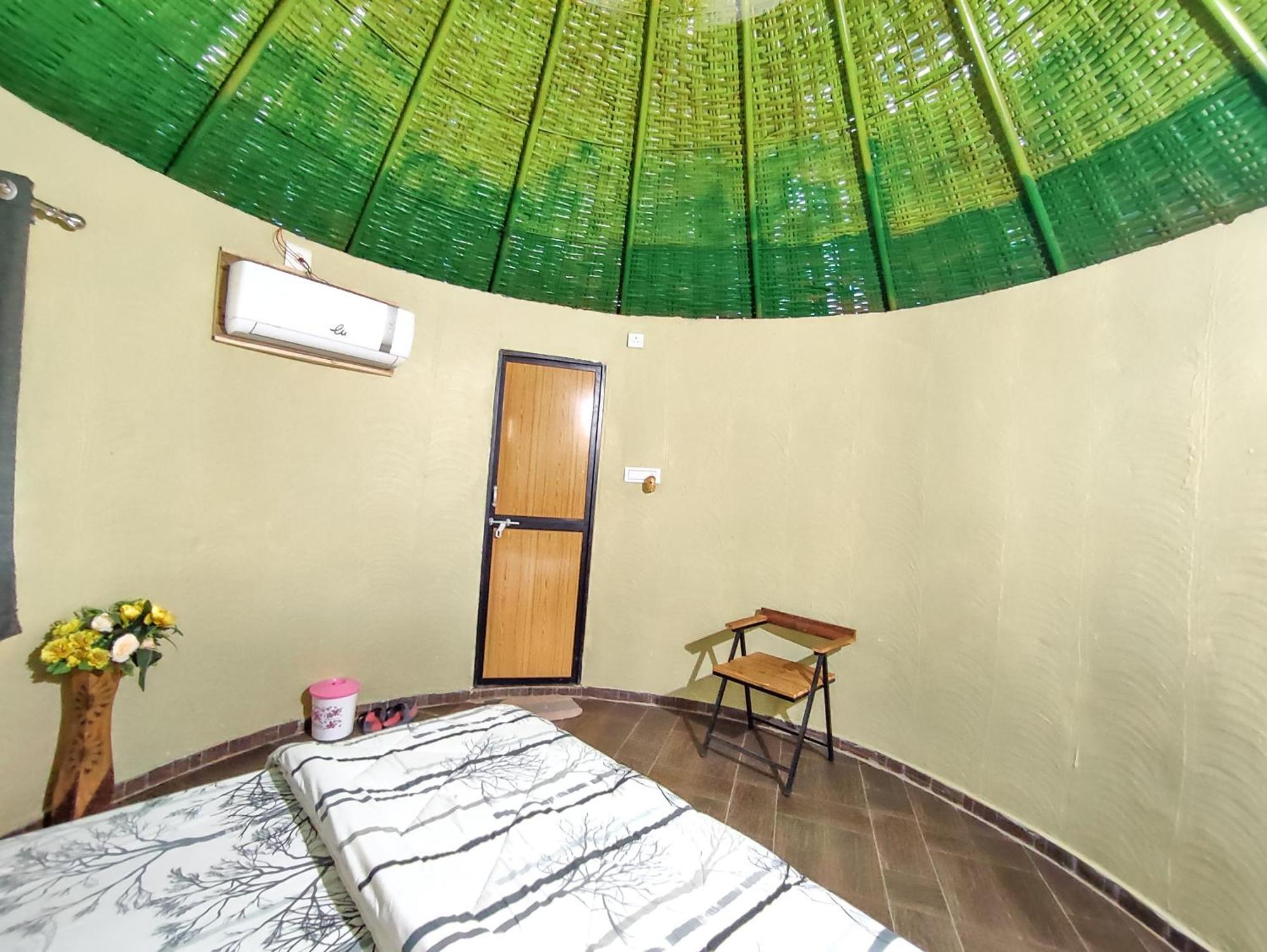 Van Vagdo Resort Rajpipla 외부 사진