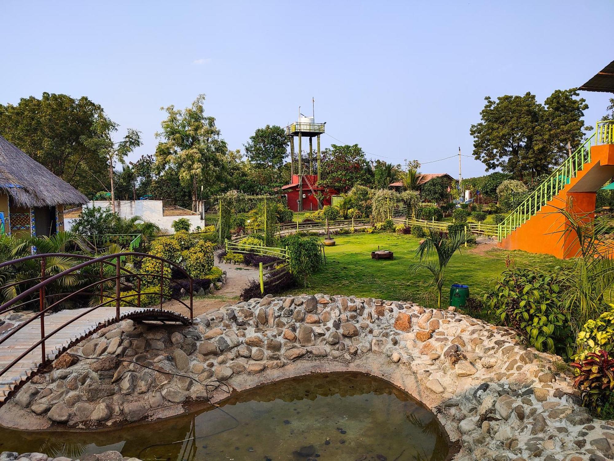 Van Vagdo Resort Rajpipla 외부 사진