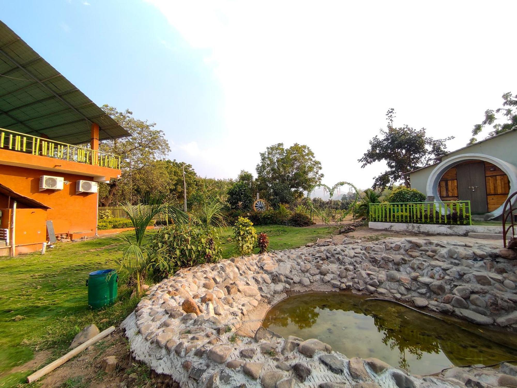 Van Vagdo Resort Rajpipla 외부 사진