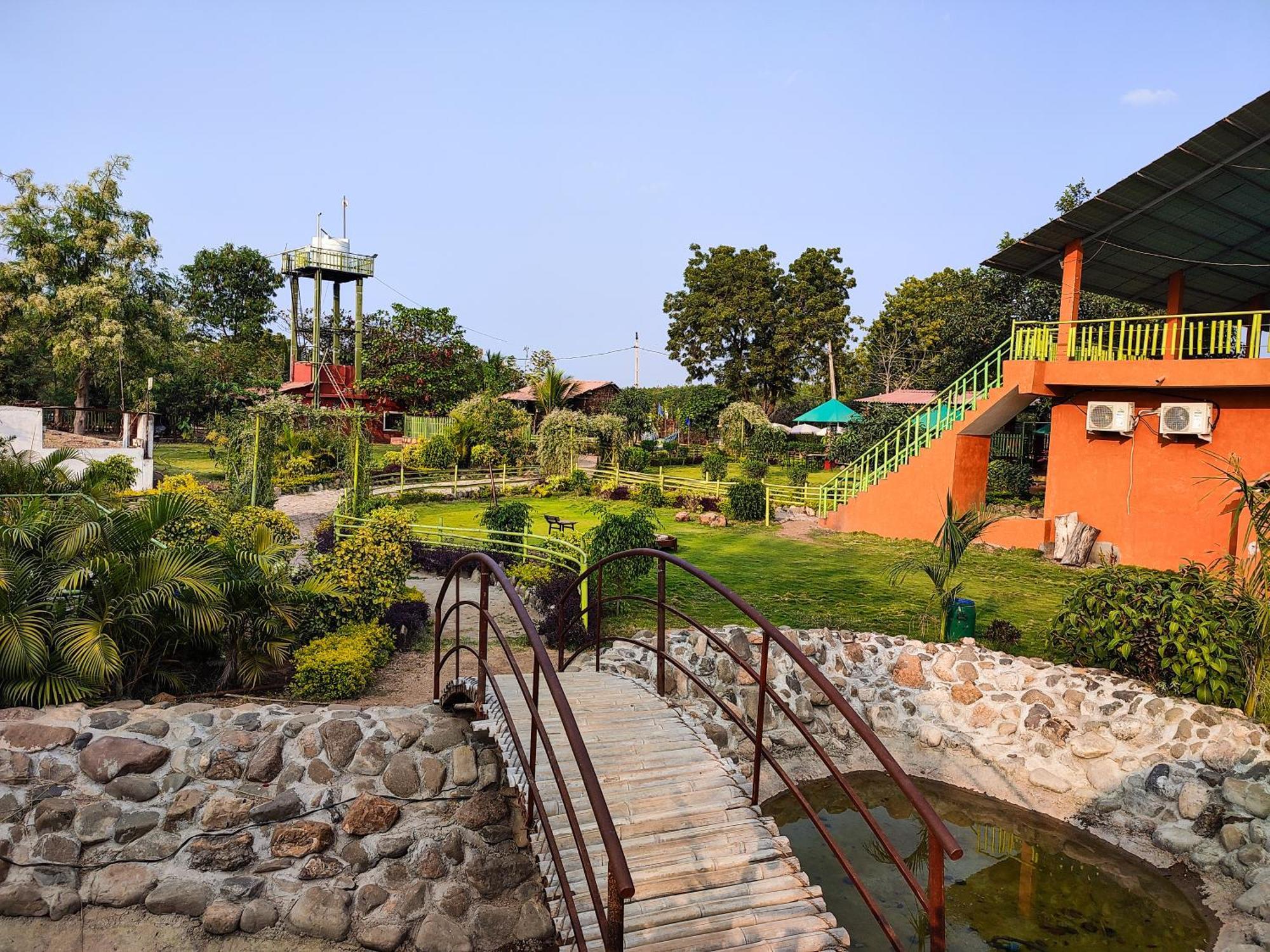 Van Vagdo Resort Rajpipla 외부 사진