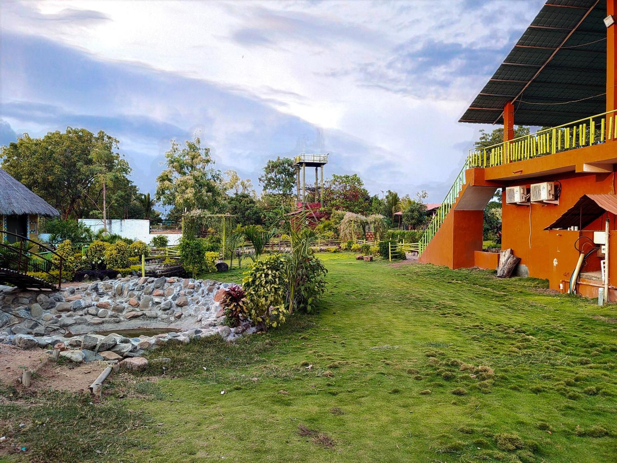 Van Vagdo Resort Rajpipla 외부 사진